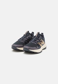 New Balance TEKTREL - Zapatillas de trail running - black