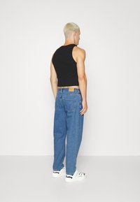 Les Deux RYDER - Calças de ganga de corte relaxado - medium indigo wash