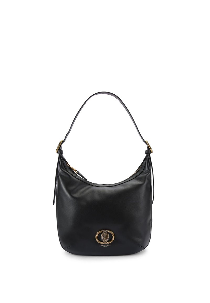Borsa a mano in pelle nera con forma curva, dettagli in metallo dorato, logo ben visibile e una sola tracolla per il trasporto.