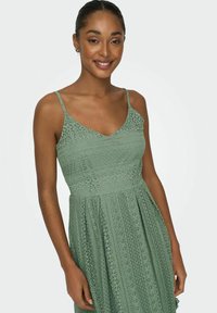 ONLY ONLHELENA SHORT DRESS - Vestido informal - green light green
