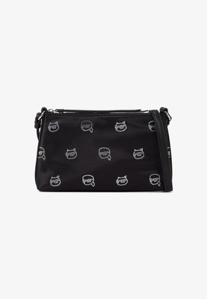Fekete selyem clutch táska ezüst koponya és macska mintákkal, cipzáros tetejű, állítható pánttal és sima textúrával. Méretek és márkázás nem megadva.