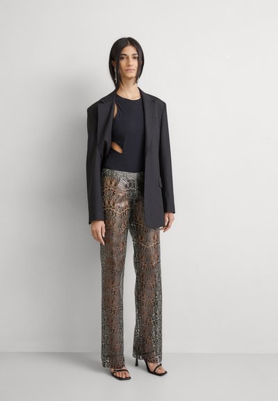 Vaillant TECHNICAL COATED LOW RISE TROUSERS - Παντελόνι - brown coated