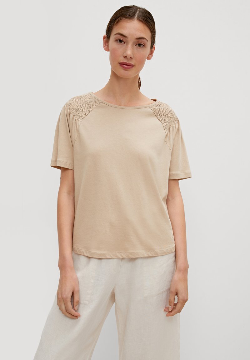 Damen T-Shirts | comma casual identity T-Shirt print beach sand/beige - RN24479 Damen T-Shirts | comma casual identity T-Shirt print beach sand/beige - RN24479