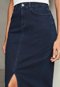 Lipsy REGULAR FIT-HIGH RISE SPLIT FRONT MIDI - Džinsinis sijonas - dark blue wash