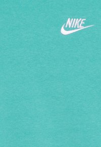 Nike Sportswear CLUB CREW - Športni pulover - green frost/white