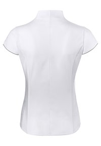 Witte, getailleerde blouse met korte kapmouwen. Gladde stof, hoge kraag en een gebogen zoom. Geen zichtbare patronen of decoratieve accenten.