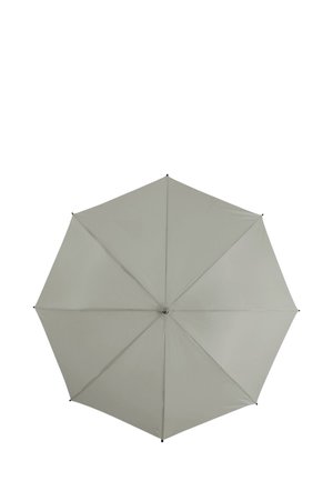 Parapluie gris clair avec huit panneaux uniformes, surface en tissu lisse, et embouts en plastique noir à chaque pointe. Tige métallique centrale pour le support.
