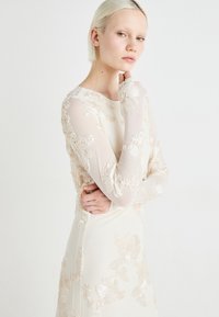 YAS YASFLOREE TRAIN DRESS - Svečana odjeća - gardenia