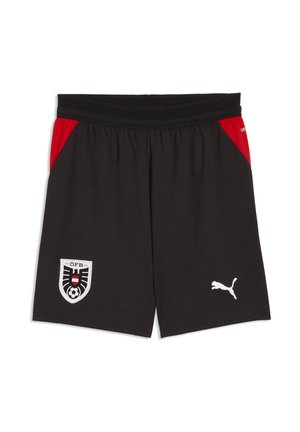 Schwarze Sportshorts mit roten Seitenpaneelen, elastischem Bund, Logo der österreichischen Fußballnationalmannschaft auf dem linken Bein und weißem Puma-Logo auf dem rechten Bein.