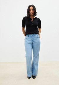 Next REGULAR FIT - BUTTON UP CREW NECK SHORT SLEEVE  - T-shirt - bas - black