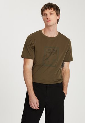 - T-shirt z nadrukiem