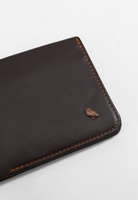 Bellroy HIDE AND SEEK - Geldbörse - dark brown