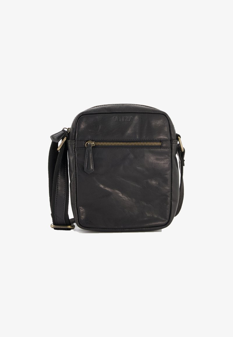 Schwarze Leder-Crossbody-Tasche mit glatter Textur, Reißverschluss-Vordertasche und verstellbarem Tragegurt. Mit einem auf der Vorderseite eingeprägten Logo.
