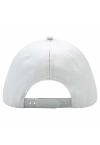 Weißes Baseballcap aus glattem Stoff, mit gebogenem Schirm, gestickten Details und verstellbarem Snapback-Verschluss aus transparentem Kunststoff.