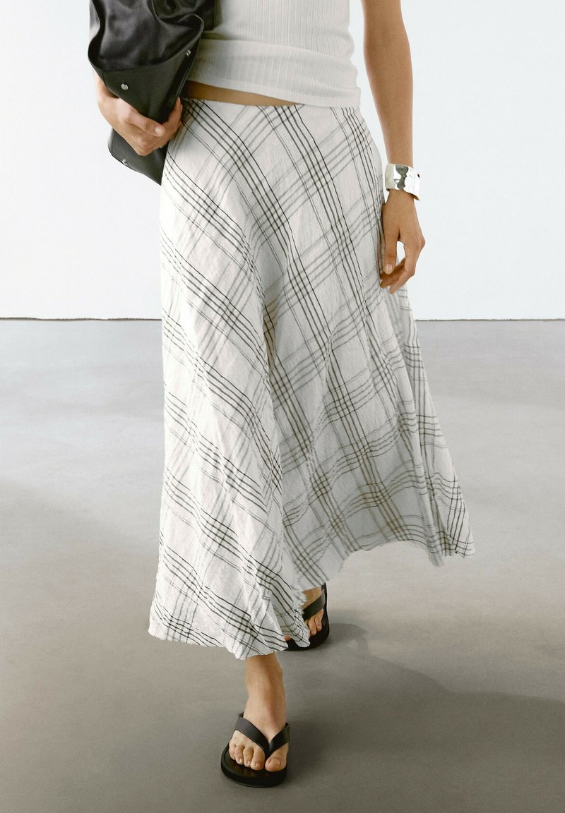 Massimo Dutti - FLOWING CHECK - Maxi skirt - white, Enlarge
