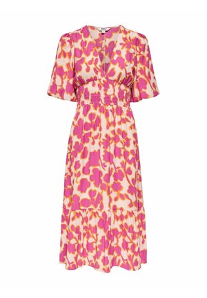 Robe midi florale rose et orange avec col en V, manches bouffantes, taille élastique et ourlet à étages, conçue pour une coupe décontractée.
