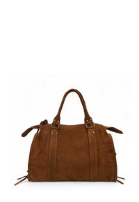 Sac à main en daim marron avec deux poignées, bandes verticales avec des clous en métal et fermetures éclair sur les côtés sur un fond blanc.