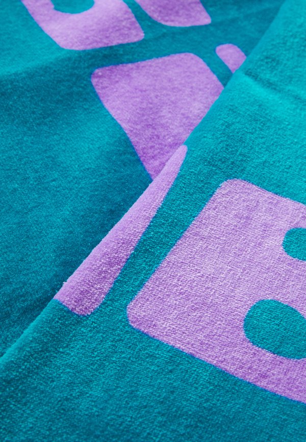 LIE DOWN - Beach towel3