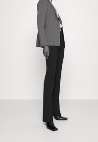 HUGO Broek - black