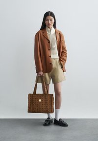 MCM AREN - Ručna torba - cognac