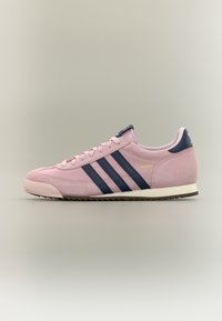 Δεν επιλέχθηκε, clear pink/dark blue