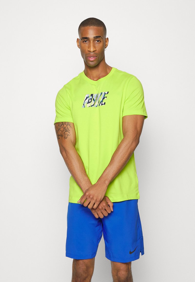 Herren Shirts | Nike Performance TEE Sport T-shirt atomic green/grün - CM38858 Herren Shirts | Nike Performance TEE Sport T-shirt atomic green/grün - CM38858