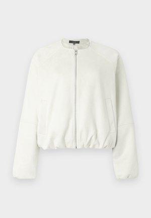 Casaco branco curto em camurça macia com fecho de correr frontal, mangas raglã e dois bolsos laterais. Textura suave, design minimalista.