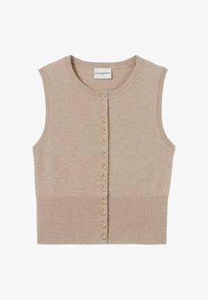 Cárdigan de punto sin mangas en color beige con cuello redondo, que presenta cierres de botones en tono dorado en la parte frontal y una textura de ribete en el dobladillo.