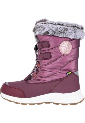 Botte d'hiver isolante violette avec bord en fausse fourrure, lacets, bandes velcro et semelle épaisse en caoutchouc blanc conçue pour temps froid.