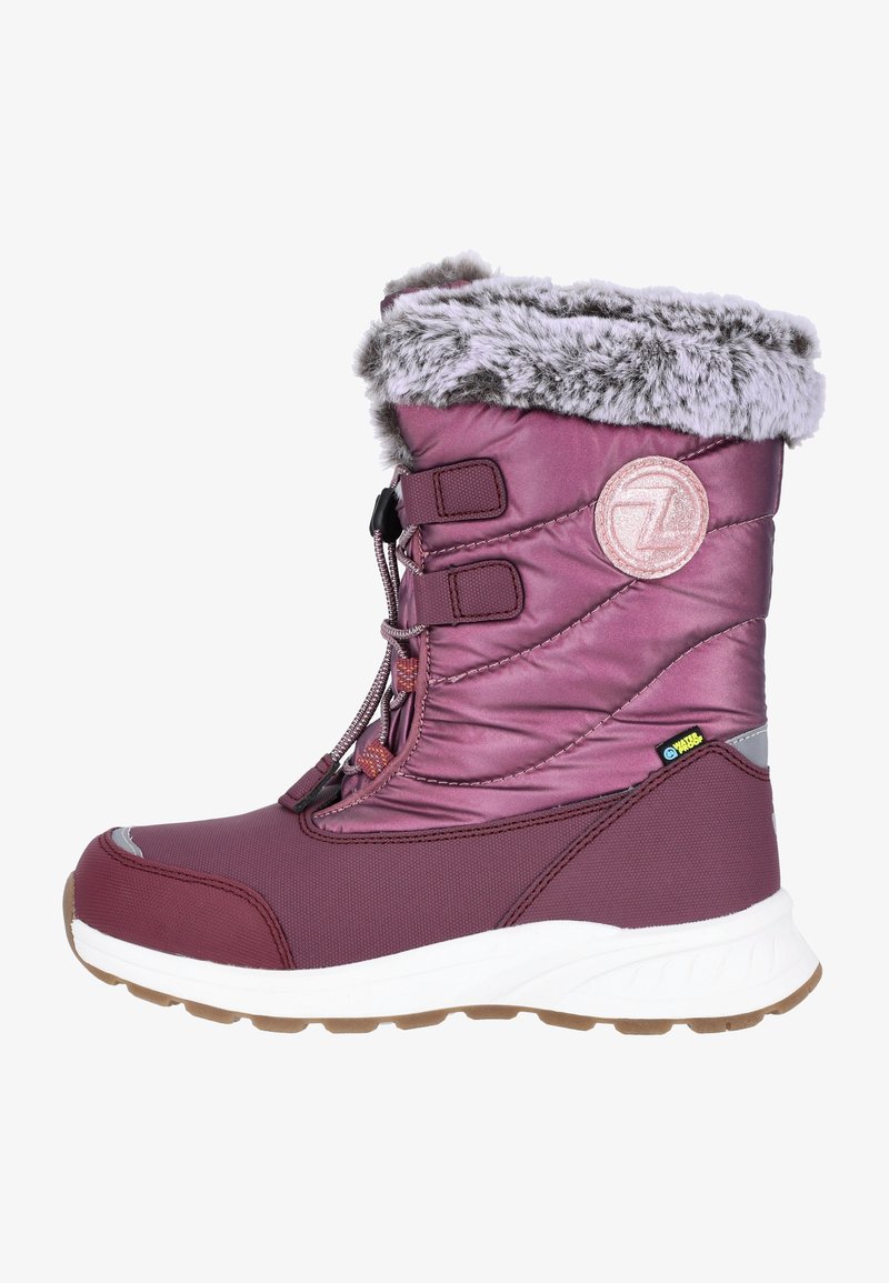 Botte d'hiver isolante violette avec bord en fausse fourrure, lacets, bandes velcro et semelle épaisse en caoutchouc blanc conçue pour temps froid.