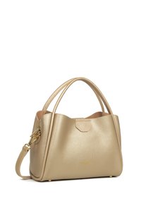 Borsa a mano in pelle dorata con superficie testurizzata, bordi arrotondati, manici superiori doppi e una tracolla rimovibile. Presenta finiture e accenti in metallo color oro.