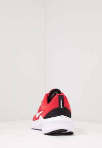 Nike Performance Obuwie do biegania treningowe