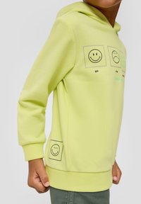 s.Oliver SMILEY - Hoodie - limettengrün