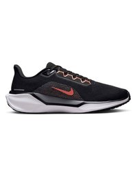 Scarpe sportive nere con parte superiore in rete traspirante, accenti rossi e suola bianca ammortizzata. Presentano dettagli testurizzati lungo i lati.