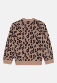 Beige Pullover mit einem Leopardenmuster in Dunkelbraun. Hat lange Ärmel, einen runden Ausschnitt sowie einen gerippten Saum und Bündchen.