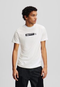 Karl Lagerfeld Jeans SLIM GRAPHIC  - Potiskana majica - white