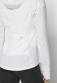 lululemon MIST OVER WINDBREAKER - Giacca a vento - white