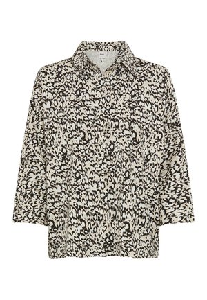 Blusa a stampa leopardata in crema e nero, con colletto e maniche a tre quarti, realizzata in tessuto leggero con una texture liscia.