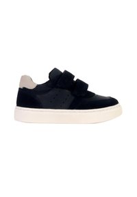 Sneakers neri in velcro con tomaia in suede e pelle, suola in gomma bianca e dettagli perforati sui lati per una migliore traspirabilità.