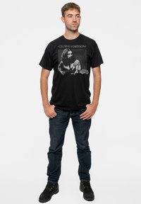 Paradiso Clothing GEORGE HARRISON LIVE PORTRAIT UNISEX - Print T-shirt - black