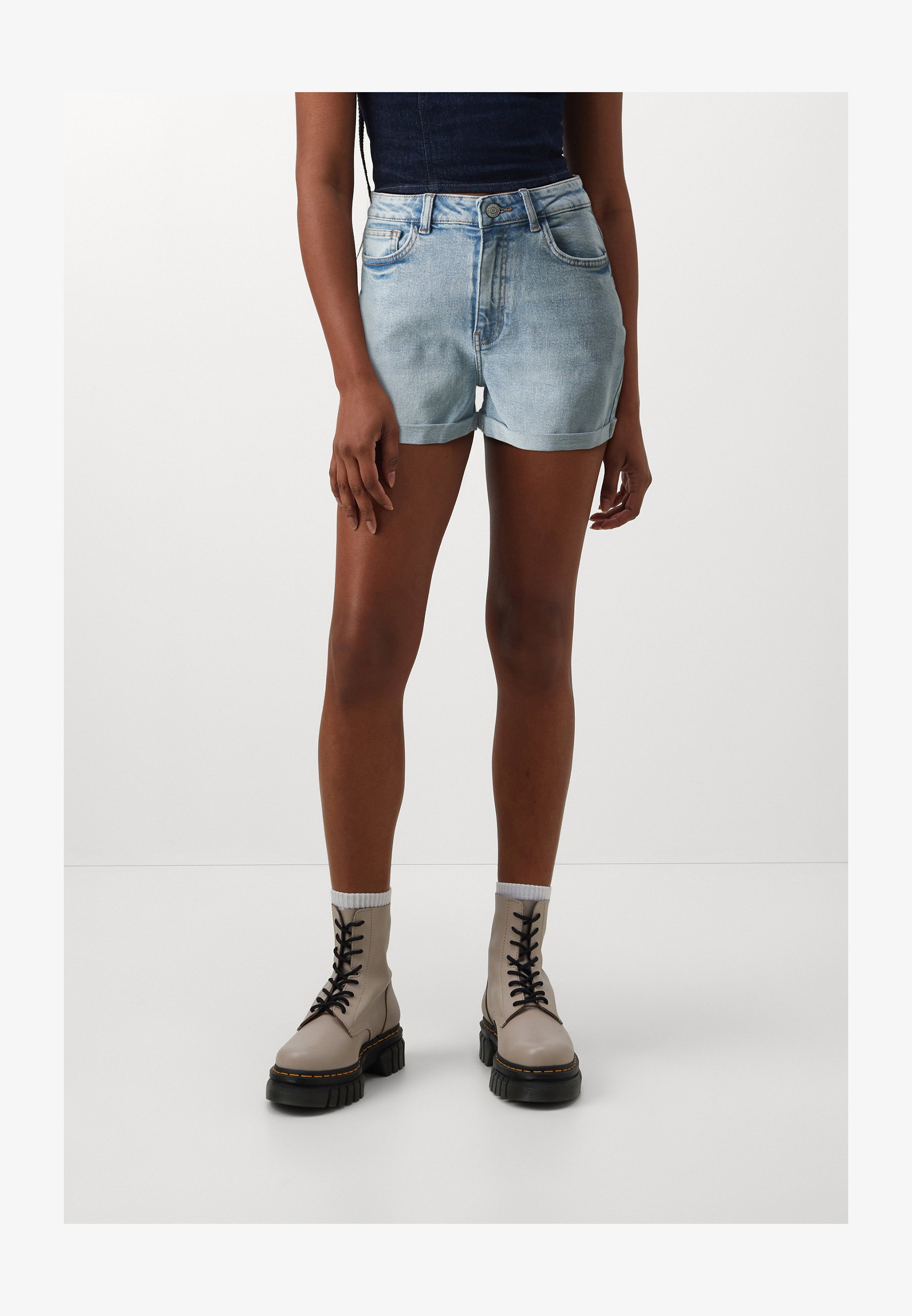 Noisy May Shorts In Denim Chiara Gu330 – Pantaloncioni Morbidi E Sfilacciati Per Lei