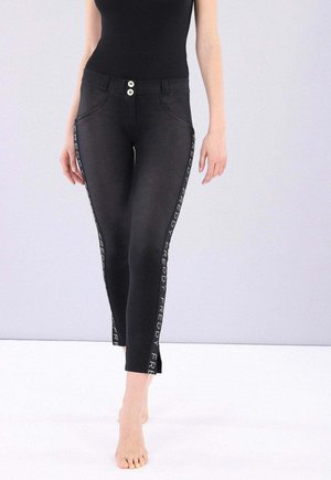 SHAPING 7/8 WRUP - Pantaloni - black