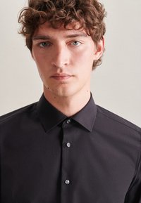 Seidensticker Camicia elegante - black