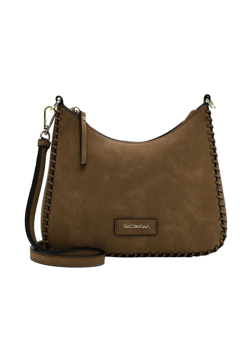 Sac à main en faux suède marron avec des détails cousus, fermeture zippée en haut et une bandoulière amovible. Comprend un petit logo embossé.