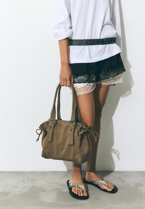PULL&BEAR, BOLSO SHOPPER HEBILLAS - Veľká kabelka - camel