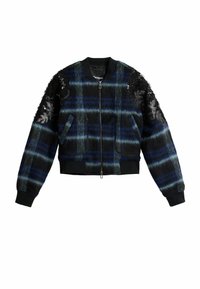 Niebiesko-czarna bomberka w kratę z teksturowanej tkaniny, czarne cekinowe akcenty oraz ściągacze na mankietach i dole. Zapięcie na suwak z przodu, kieszenie.