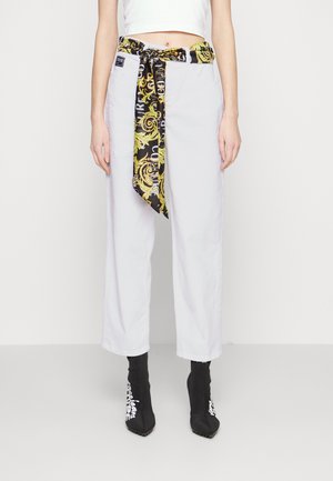 Versace Jeans Couture, BULL FANCY - Jeans Straight Leg - white