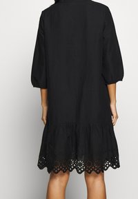Saint Tropez Vapaa-ajan mekko - black