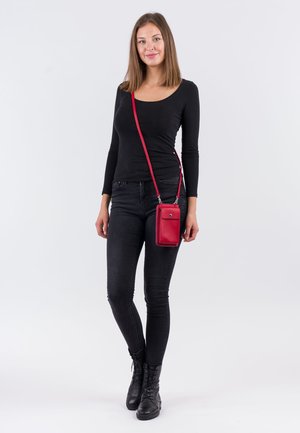 Emily & Noah, EMMA - Mobiltaske - red