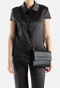Lloyd Handbag - schwarz